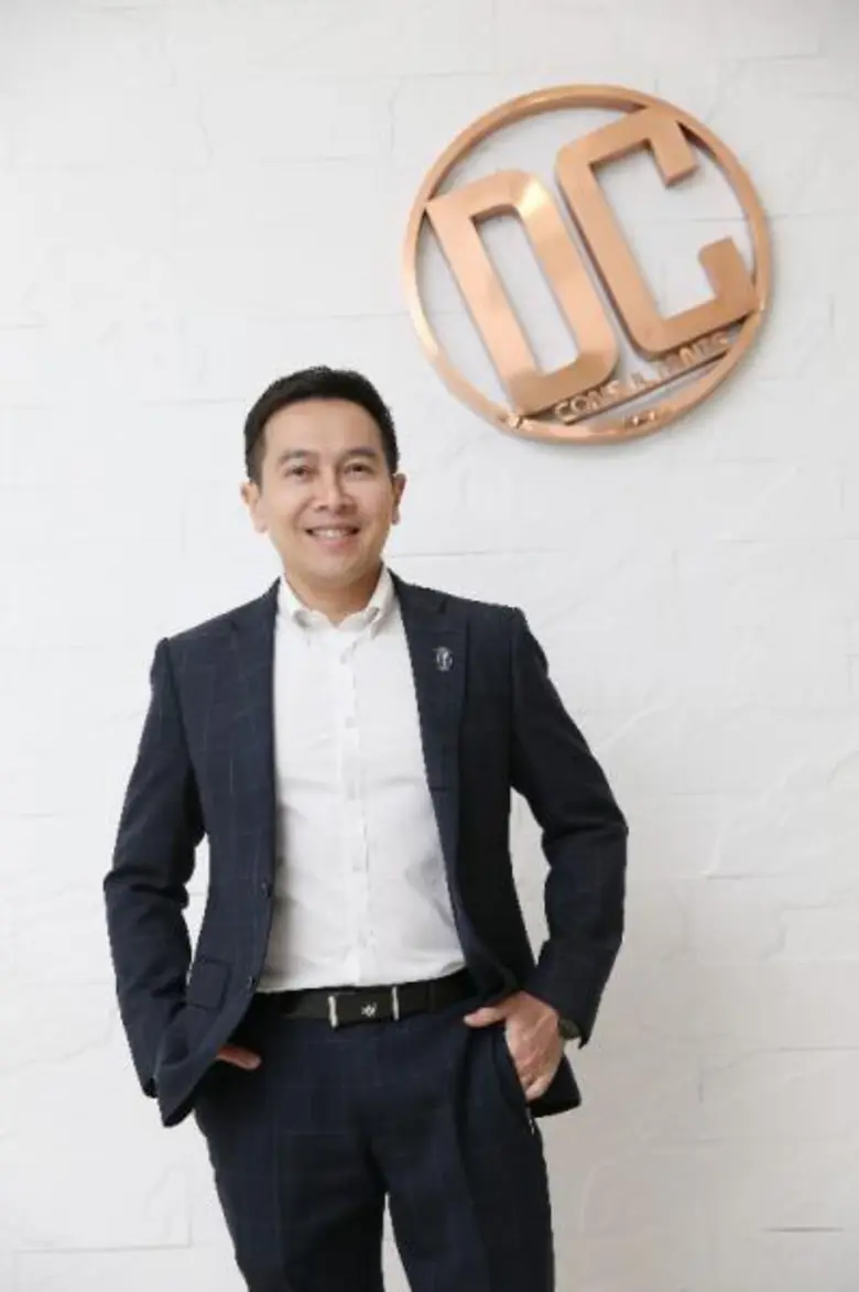 ถูกเรียกว่า "อาจารย์ดนัย" และ "ด็อกเตอร์ด...