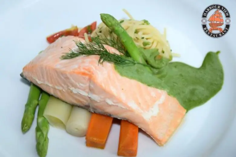 สุดยอดแซลมอน จะมีอะไรน่ารื่นรมย์ไปกว่าการได้นั่งชมค...