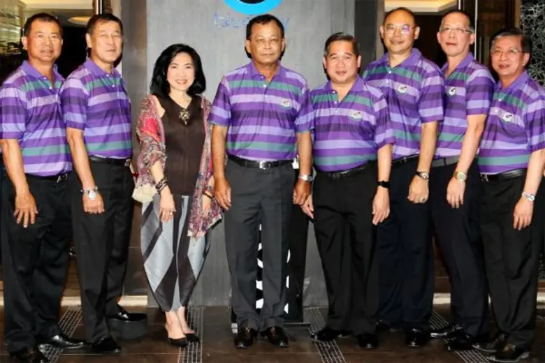 พลเอกดาว์พงษ์ รัตนสุวรรณ (คนที่ 4 จากซ้าย) รัฐมนตรี...