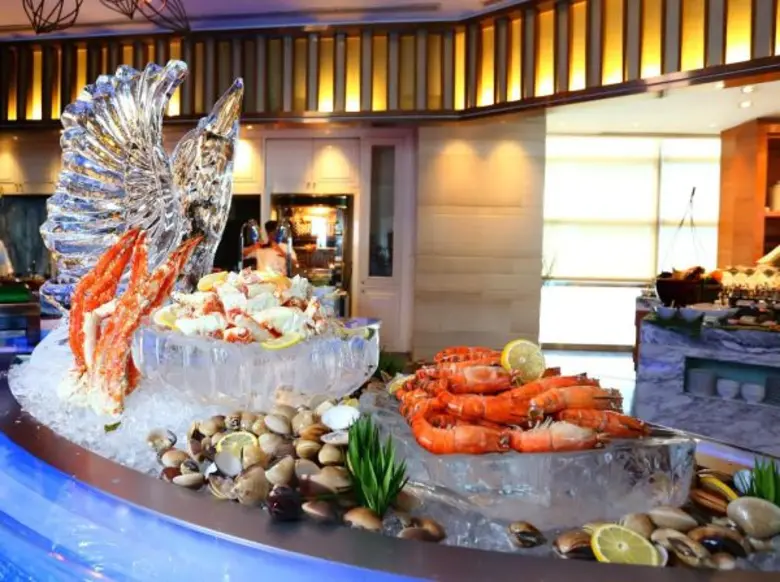 เชิญทุกท่านอิ่มอร่อยกับบุฟเฟ่ต์นานาชาติมื...