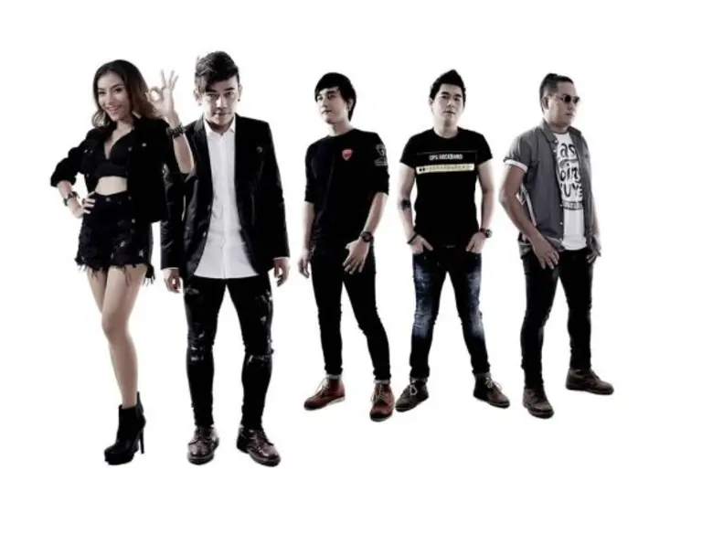 ขึ้นแท่นวงร็อคคิวทองไปซะแล้ว สำหรับ "วงเฟ...