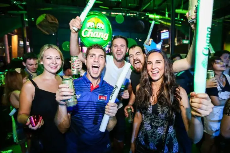 ต้อนรับปีใหม่กับ “ช้าง” ในบรรยากาศเคาท์ดาวน์ สู่ปี 2559 “เติมเต็มความสุข” อย่างยิ่งใหญ่ ทั่วประเทศ