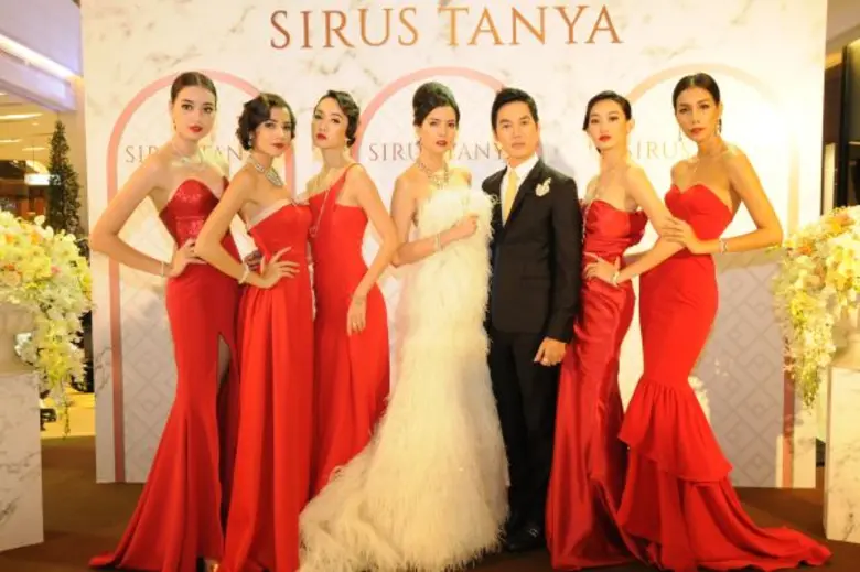 นายศิรัส ธัญญวัฒนกุล (ที่ 4 จากซ้าย) กรรม...