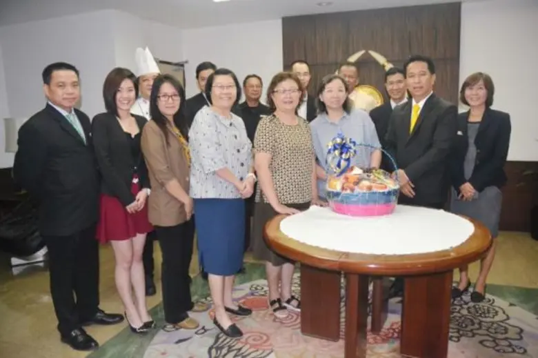 ฝ่ายบริหาร โรงแรมแอมบาสซาเดอร์ กรุงเทพฯ น...