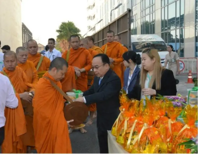 นายแพทย์ เฉลิม หาญพาณิชย์ ประธานกรรมการ แ...