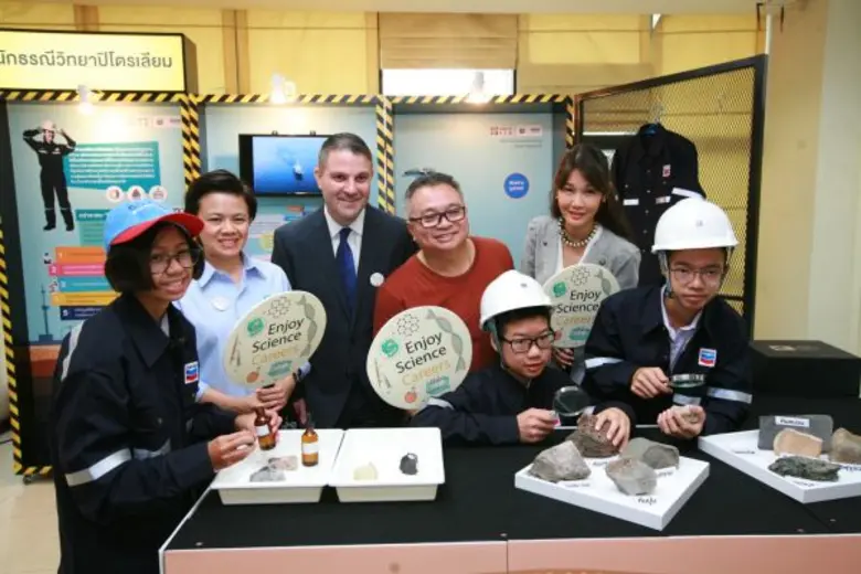 อพวช. ผนึกกำลัง 2 หน่วยงาน จัดนิทรรศการสร้างแรงบันดาลใจกระตุ้นเด็กไทยหันมาสนใจอาชีพในสาขาวิทยาศาสตร์
