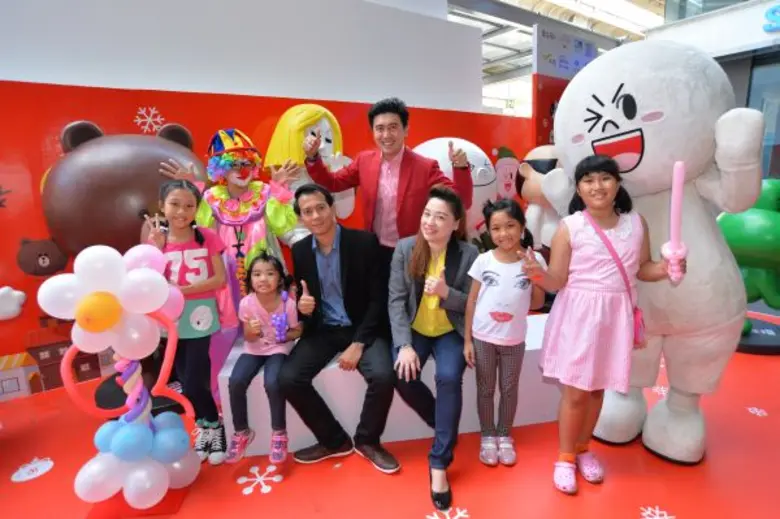 ศูนย์การค้าสยามสแควร์วันนำโดย สุดารัตน์ ภ...