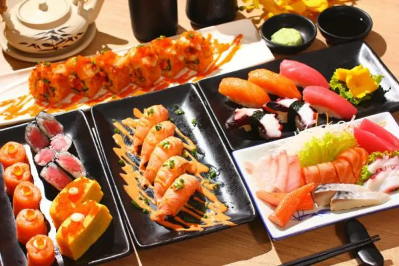 เต็มอิ่มกับสารพันเมนูอาหารให้ท่านได้เลือก...