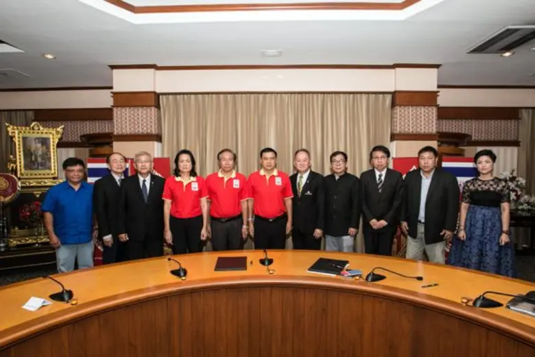 นางสาวดาวน้อย สุทธินิภาพันธ์ ผู้อำนวยการย...