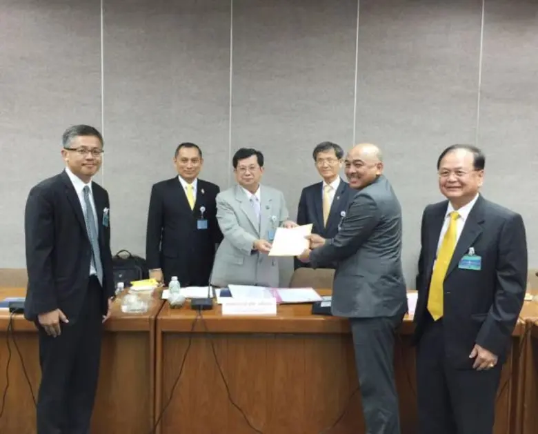 คุณกิตติ ชีวะเกตุ ประธานเจ้าหน้าที่บริหาร และ คุณชั...