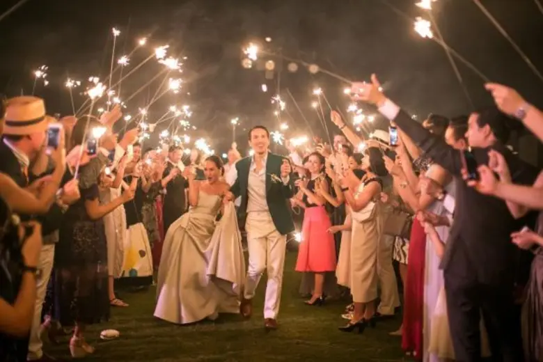 “เจนสุดา ปานโต & พอล สิริสันต์” ควงคู่เข้าโบสถ์สุดซึ้ง ปิดท้ายปาร์ตี้ฉลองมงคลสมรสท่ามกลางบรรยากาศสวนแห่งรัก...