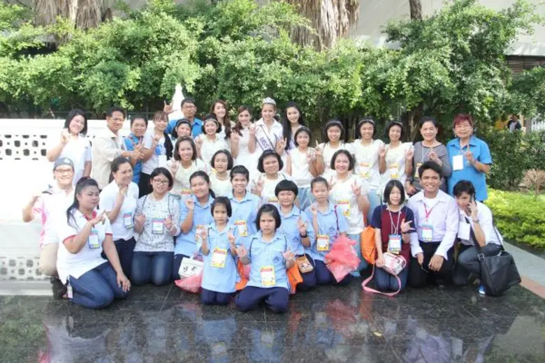 มายด์-พัฒนิดา มิสทีน ไทยแลนด์ 2014 นำทีม มิสทีนไทยแลนด์ ส่งความสุข ในงานฉลองเด็กแห่งชาติ 2559 รัฐสภา