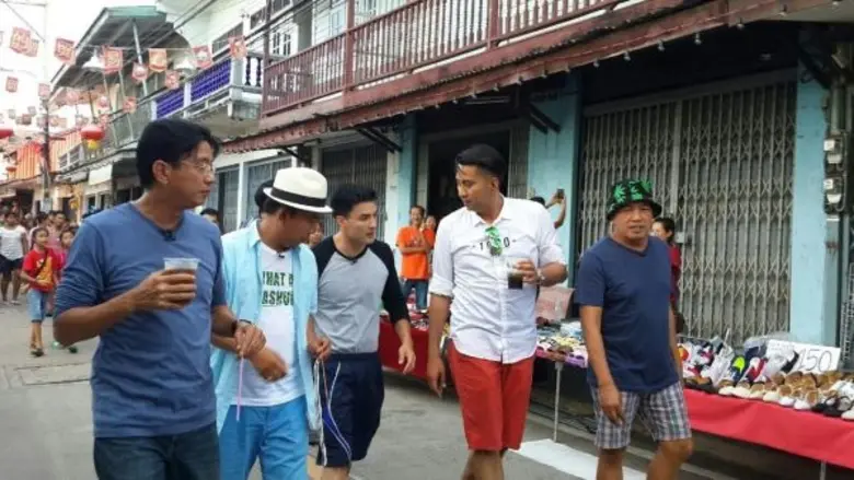 ทีวีไกด์: รายการ "ที่นี่หมอชิต" ตั๊ก บริบูรณ์ , น้าค่อม และ บอล เชิญยิ้ม 3 เพื่อนซี้ต่างวัยกับภารกิจเพื่อคนรัก