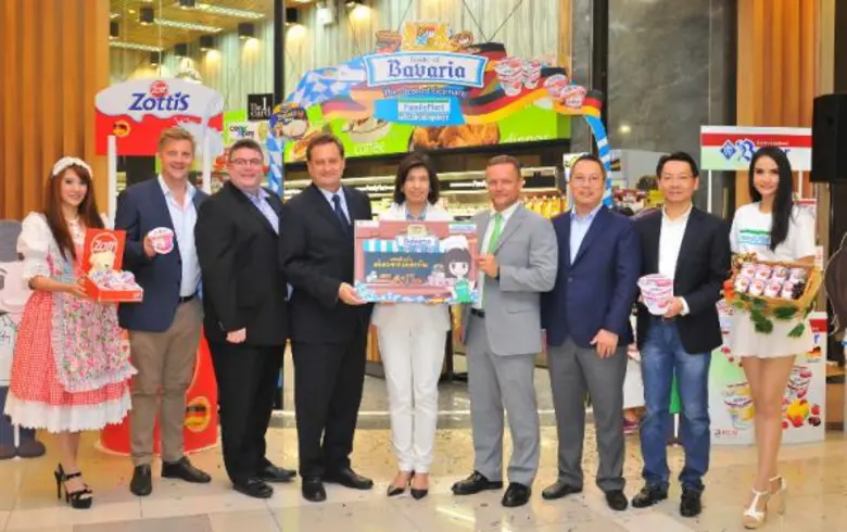 นางจิรนันท์ ผู้พัฒน์ กรรมการผู้จัดการใหญ่...