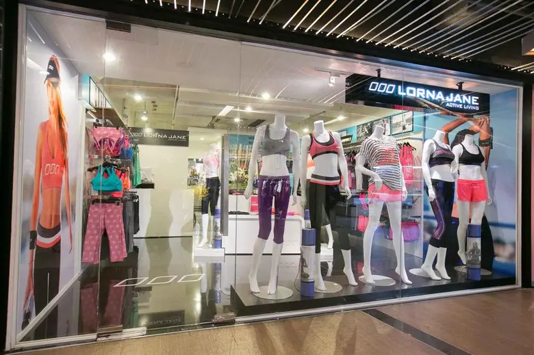 "ลอร์น่า เจน" (Lorna Jane)" แบรนด์เสื้อผ้...