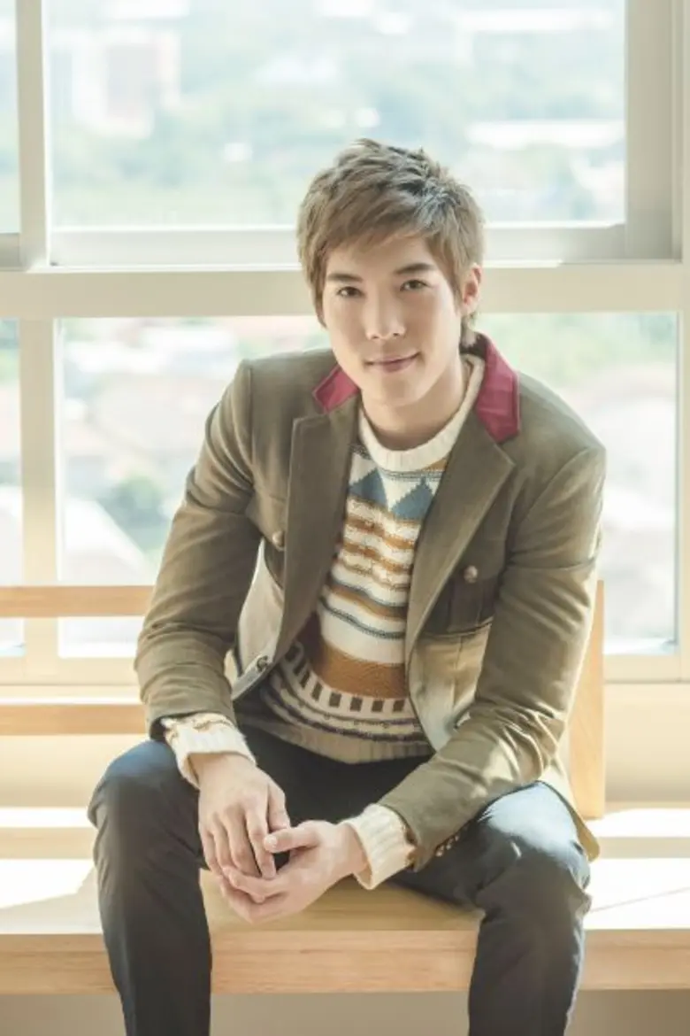 หลังจากที่ปล่อยซิงเกิ้ลเดี่ยวครั้งแรก "จน...