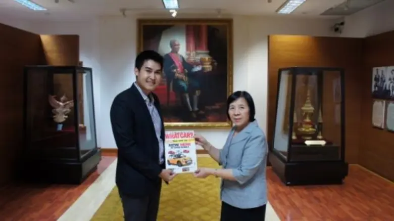 คุณประกาศิต ปริญญาชัยศักดิ์ ประธานกรรมการ...