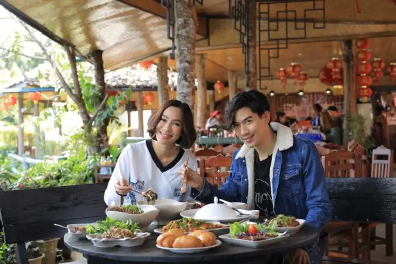 ทีวีไกด์: รายการ “เปรี้ยวปาก เช็คอิน” เปรี้ยวปากพาเช็คอินบ้านรักษ์ไทย “เป็ก เปรมณัช” สุดประทับใจ พึมพำอยากพา “นิว” มาด้วย