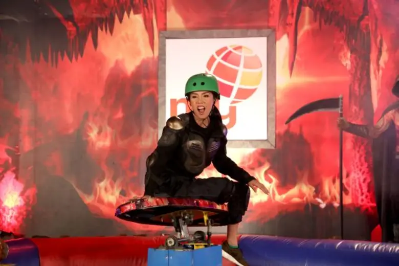 อีกมุมหนึ่ง ของนักร้องสาวสุดเซ็กซี่ อดีตเ...