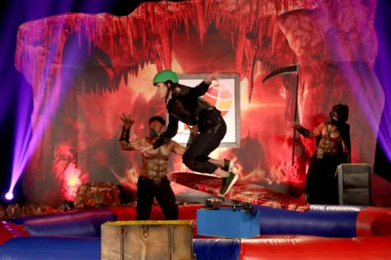 Gossip News: อึ้ง ทึ้ง เหวอ กิ๊ฟซ่า ในคราบอัศวินผู้ช่วย