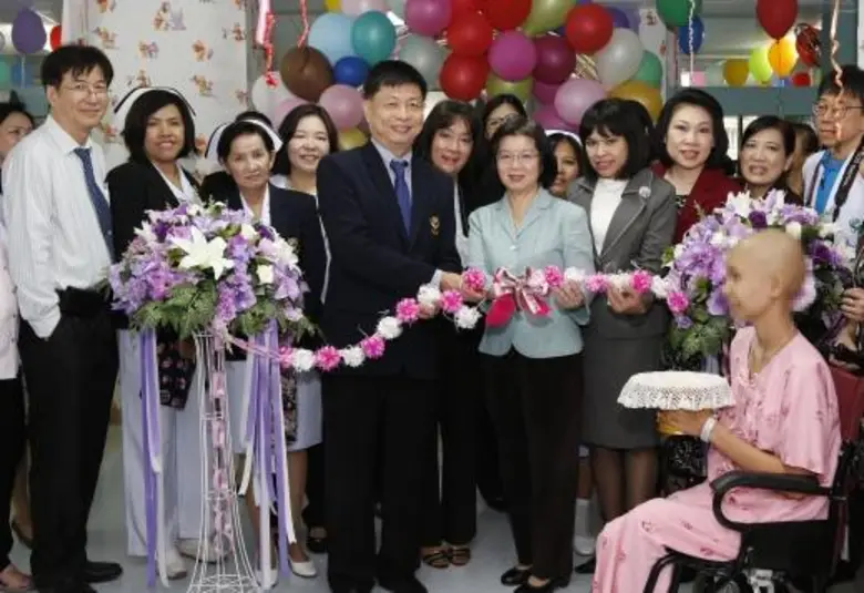 โรงแรมแชงกรี-ลา กรุงเทพฯ ร่วมมอบความสุขปีใหม่และวันเด็ก ที่โรงเรียนวัดสวนพลูและโรงพยาบาลเลิดสิน