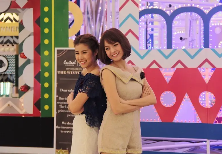 ฟินแน่นอน เพราะ 2 สาวสวยพิธีกร "เอสเธอร์-...