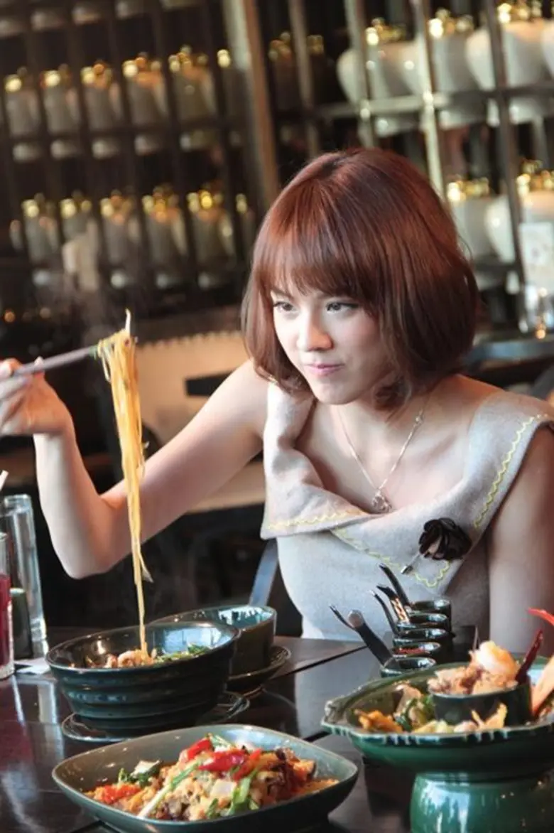 ทีวีไกด์: รายการ "Two Piece Two Please" “เอสเธอร์-แพตตี้” พาชิมสุดยอดอาหารไทยสไตล์วังหลวง