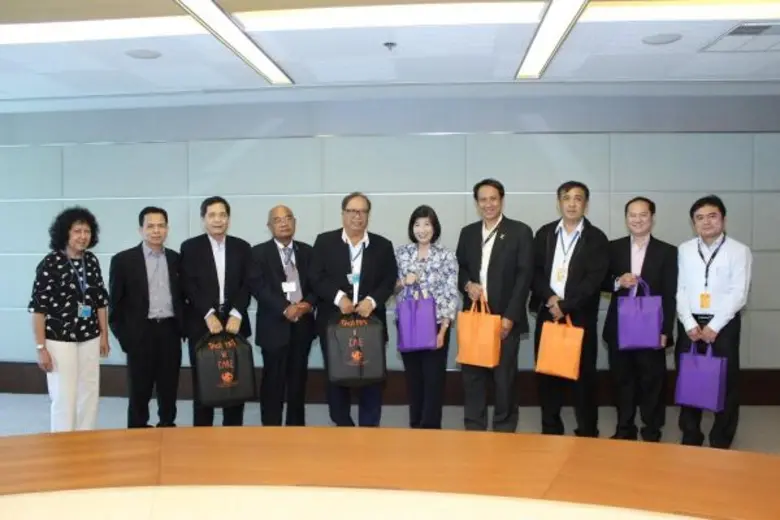 คุณพวงรัตน์ สองเมือง รักษาการผู้อำนวยการอ...