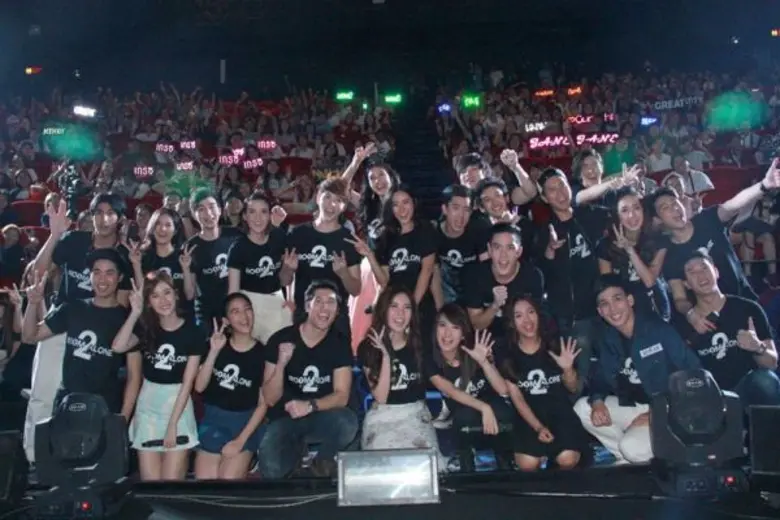 “รูม อะโลน 2 มิตติ้งฯ” สุดประทับใจ !!!“มุก-บ้าน” โชว์หวาน “เมฆ” แจกกอดแฟนคลับ ฟินกระจาย