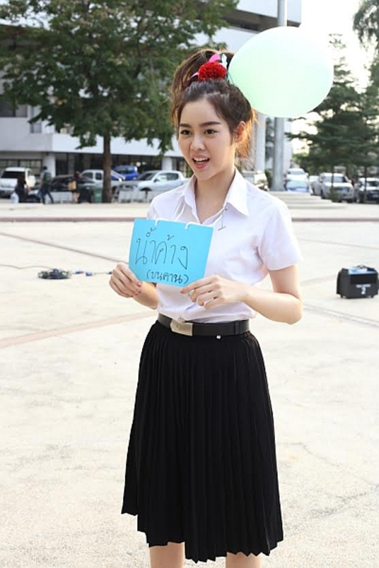 พอรู้ว่าต้องเข้าฉากใส่ชุดนักศึกษา ย้อนวัย...