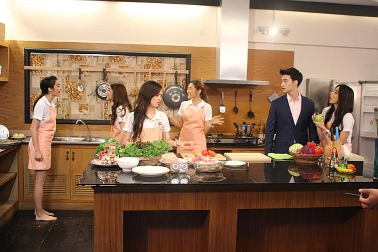 ทีวีไกด์ ละคร มงกุฎริษยา (ตอน 16) ออกอากา...