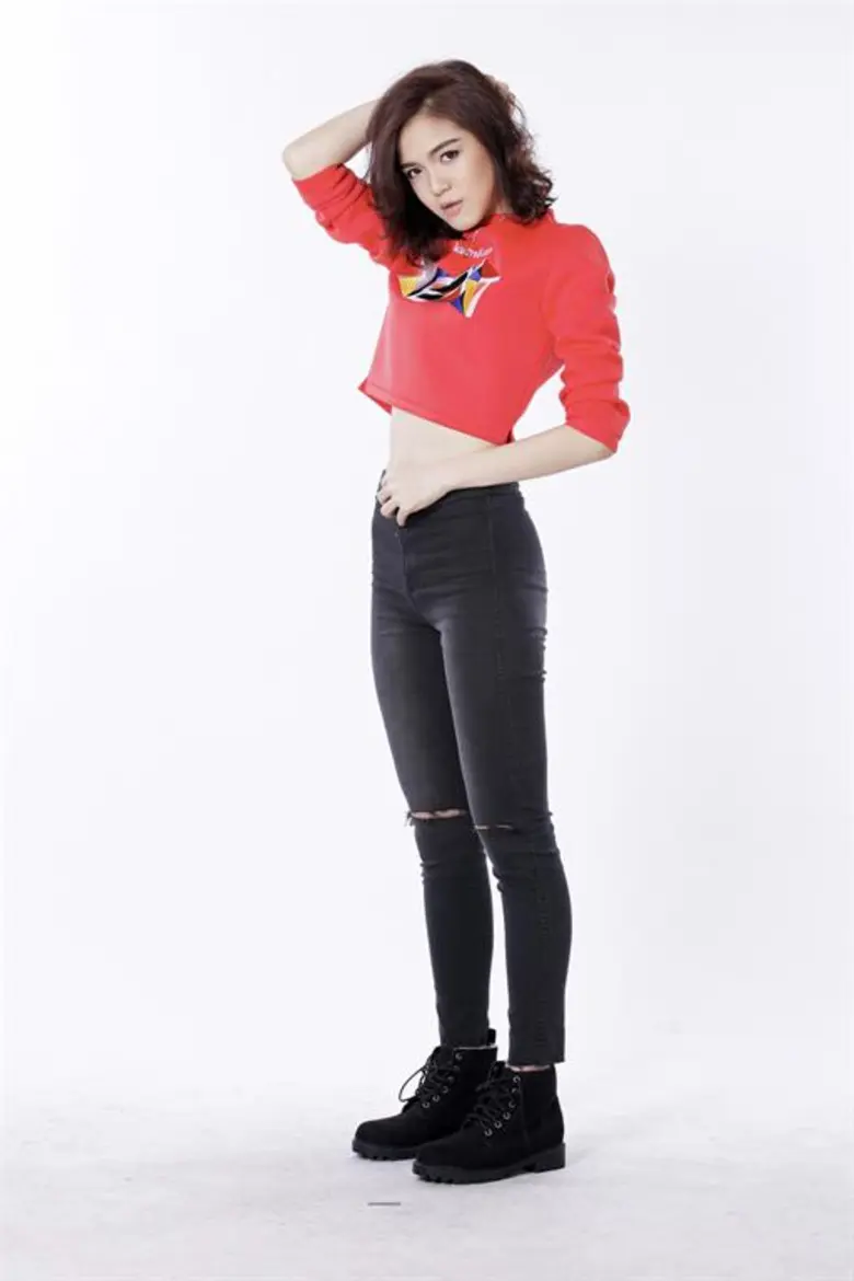 “ซีแนน-กามิกาเซ่” สาวหุ่นเป๊ะ เสียงสะกดใจ! ดีกรีนักแบดมินตันเยาวชนทีมชาติ