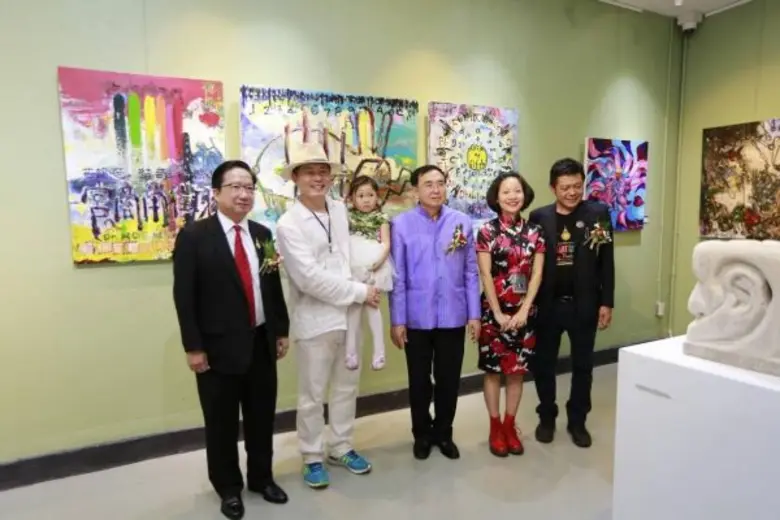 นายวีระ โรจน์พจนรัตน์ รัฐมนตรีว่าการกระทร...