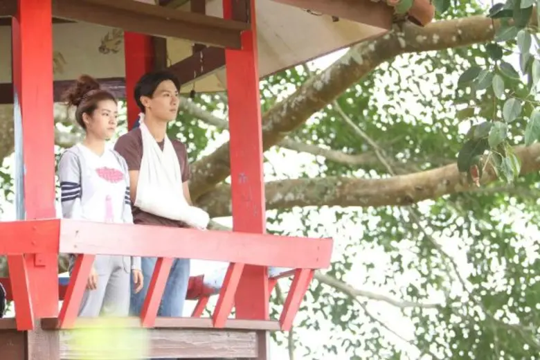 จิน-ตูน ดาวรุ่งหน้าใหม่กับเรื่องราวความรักที่ผลิบาน ณ ดอยแม่สลอง ในซีรีส์ชุดมิติรักผ่านเลนส์ ตอน 'หมอกสีจางกับน้ำค้างสีชมพู’