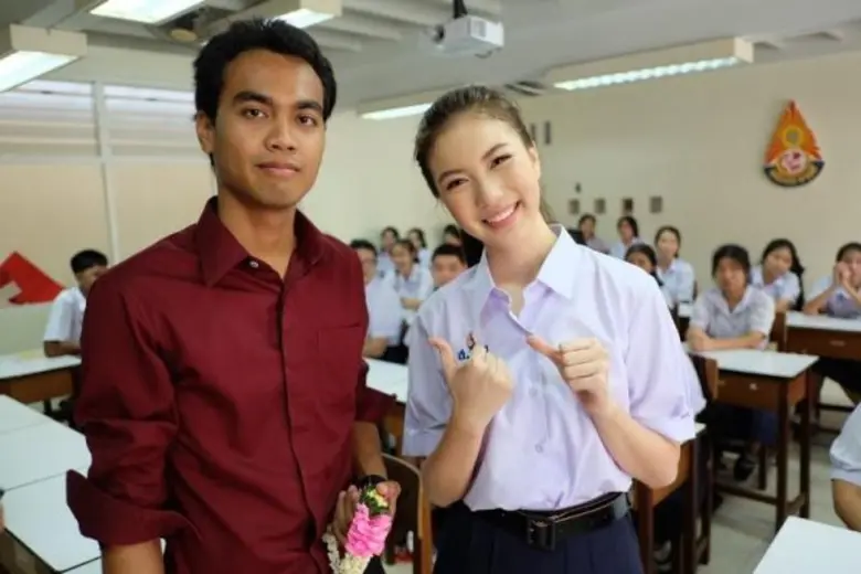 ทีวีไกด์: รายการ “รถโรงเรียน High School Reunion” “มุก” รำลึกความหลัง จุดเริ่มต้นเป็นนักร้อง