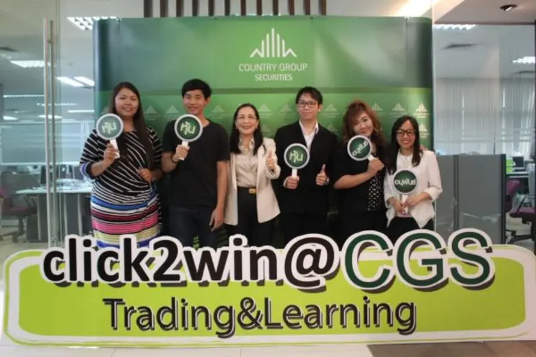 คุณสุดธิดา จิระพัฒน์สกุล ประธานเจ้าหน้าที...