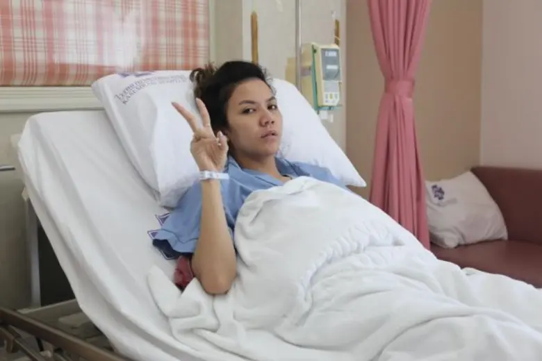 จ้ะ อาร์สยาม ร่ำไห้ ไม่อยากยกเลิกงานจ้าง แพทย์ชี้-เป็นไซนัสอักเสบ ติดเชื้อ ทำเอาเลือดออกปาก-จมูก เหตุโหมงานหนัก