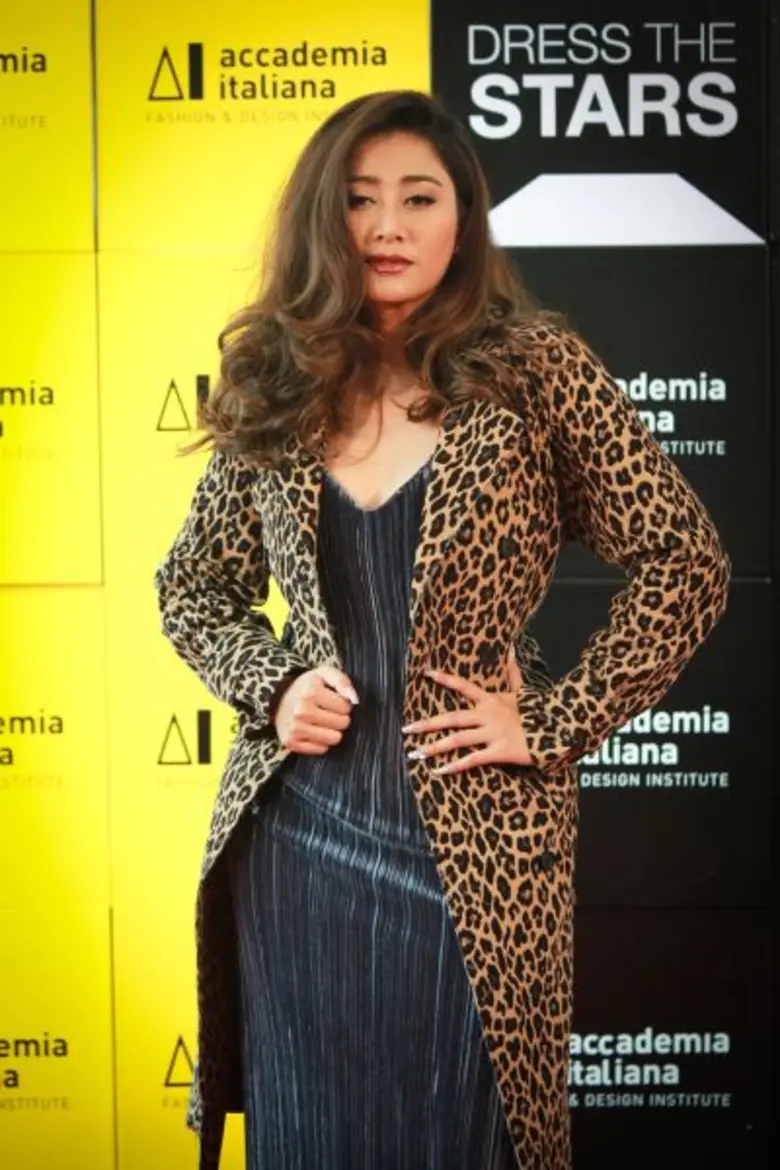 ผ่านพ้นไปด้วยดีสำหรับงานแถลงข่าว "Dress t...