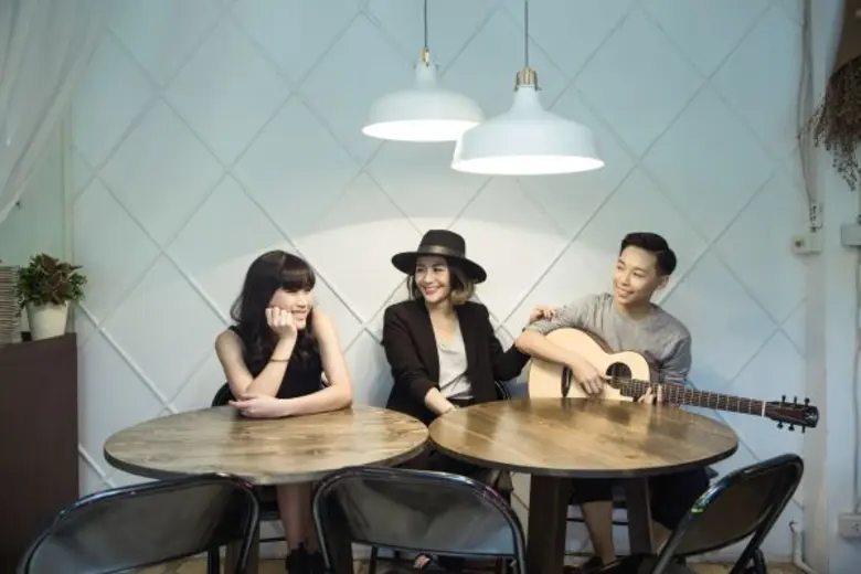 "what the duck & pollen sound" (วอท เดอะ ...