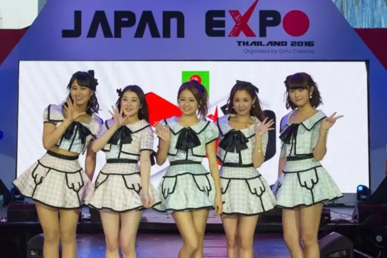 ครั้งแรก!!! กับ 5 สาว AKB48 เปิดคอนเสิร์ต...