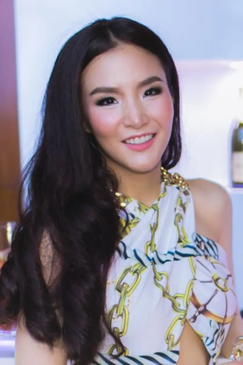 ยืนหยัดในวงการแฟชั่นและครองใจสาวก "เลิฟเบ...