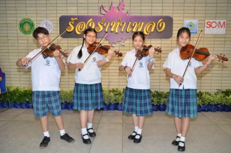 "ดนตรี" ถือเป็นศิลปะแขนงหนึ่ง และเป็นงานอ...