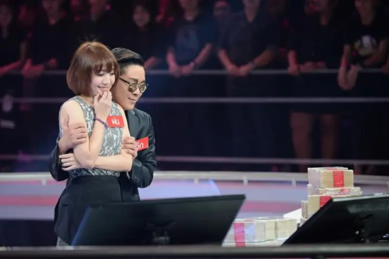 ทีวีไกด์: รายการ “The Money Drop ไทยแลนด์” “บร๊ะเจ้าโจ๊ก” ควงภรรยา “ฝน กัญญ์พชิรา” ฝ่าด่านคำถามข้อแจ็กพอต ร่วมพิชิตรางวัล เพื่อ “ยี่หวา – ยูจิน”