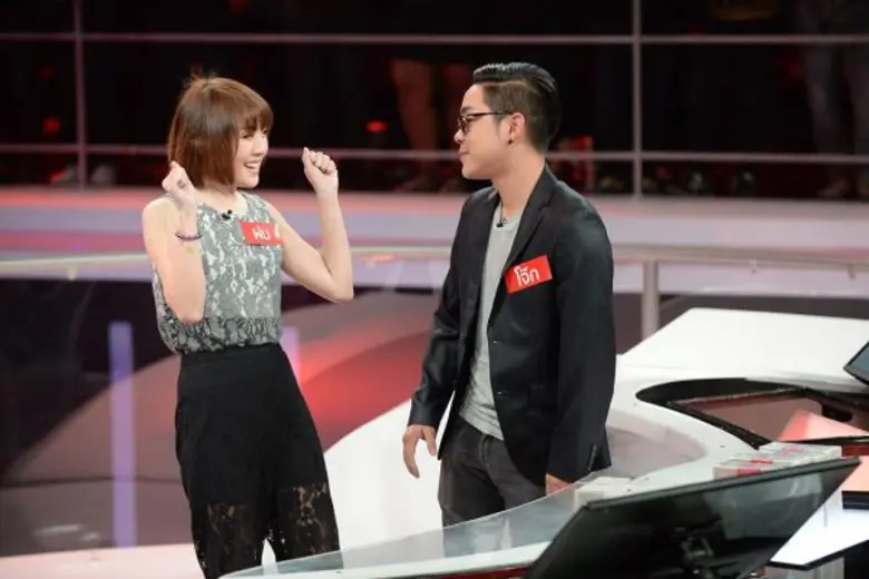 ทีวีไกด์: รายการ “The Money Drop ไทยแลนด์” “บร๊ะเจ้าโจ๊ก” ควงภรรยา “ฝน กัญญ์พชิรา” ฝ่าด่านคำถามข้อแจ็กพอต ร่วมพิชิตรางวัล เพื่อ “ยี่หวา – ยูจิน”