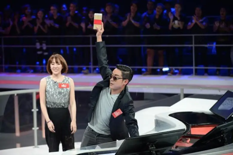 ทีวีไกด์: รายการ “The Money Drop ไทยแลนด์” “บร๊ะเจ้าโจ๊ก” ควงภรรยา “ฝน กัญญ์พชิรา” ฝ่าด่านคำถามข้อแจ็กพอต ร่วมพิชิตรางวัล เพื่อ “ยี่หวา – ยูจิน”