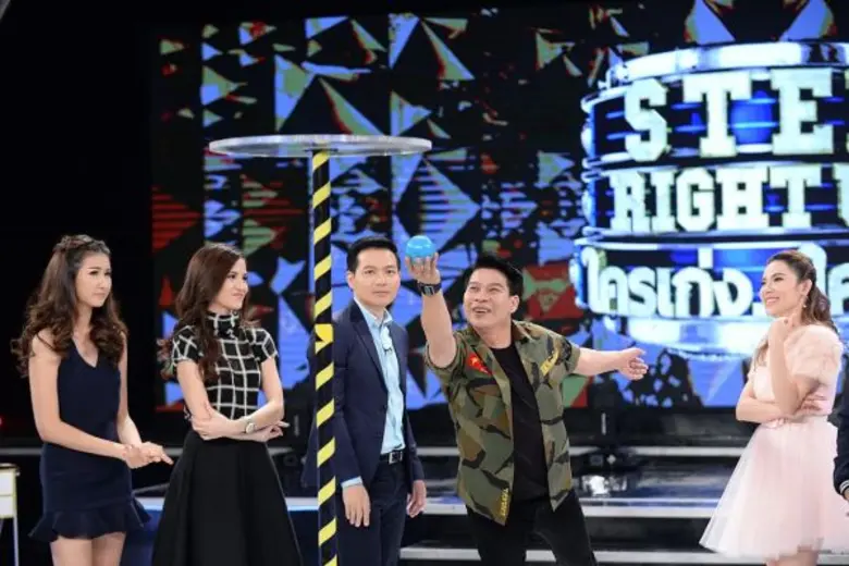 ทีวีไกด์: รายการ “STEP RIGHT UP ใครเก่ง...ใครได้!!!” ดาว-มิ้ม-ฟาล-นุ้ย เล่นเกมสุดตัว ลุ้นชิงของรางวัลกลับบ้าน