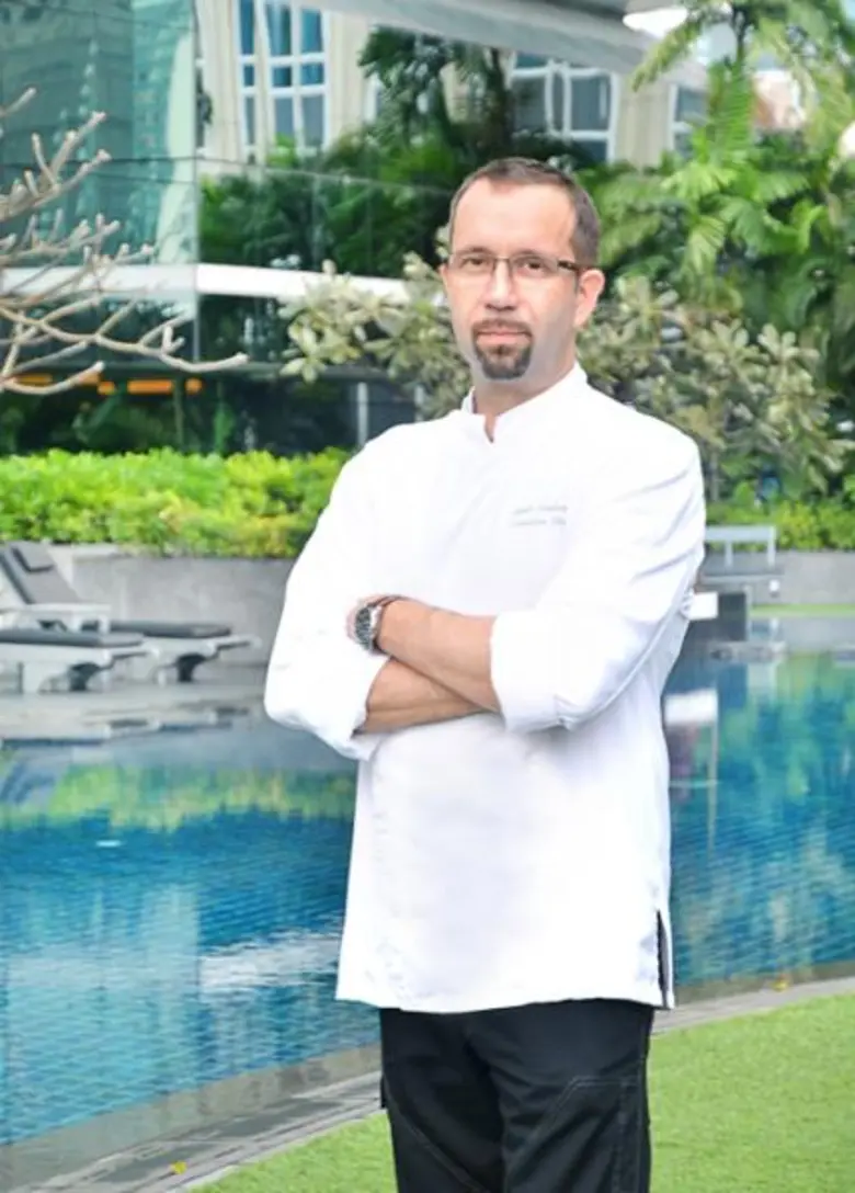 โรงแรมพลาซ่า แอทธินี รอยัล เมอริเดียน ประ...