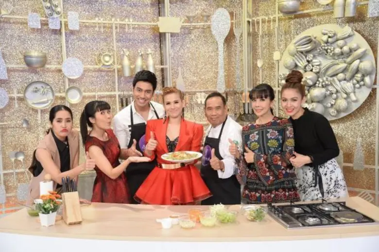 ทีวีไกด์: รายการ "เจ็ดสะระตี่" ช่อง 7 สี ชวนชม จิ้งหรีดขาว เผยลีลาชีวิตพลิกมาเป็นแรงบันดาลใจ ใน เจ็ดสะระตี่ วันพุธ ที่ 27 มกราคม เวลา 09.30 น.