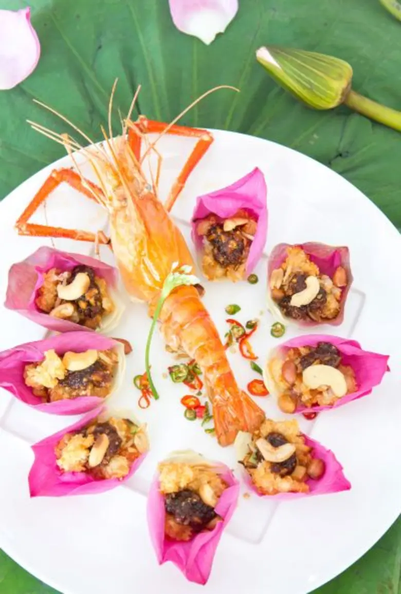 ห้องอาหารไทยสวนบัว โรงแรมเซ็นทาราแกรนด์ เ...