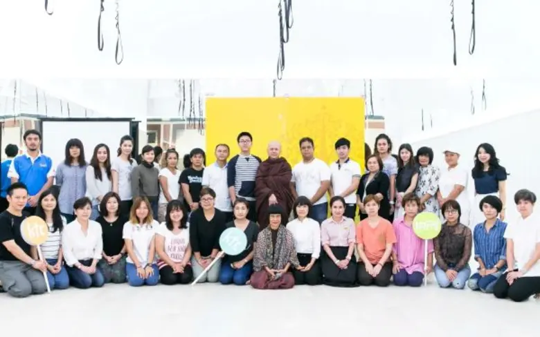 นางกัณฑรัตน์ เจิมจิตรผ่อง ผู้ช่วยประธานเจ...